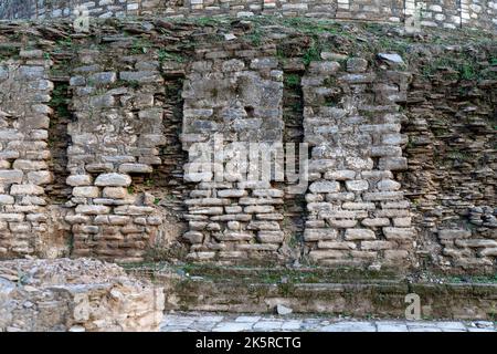 Die Grundsteinmauer von Amluk dara Stupa im swat-Tal Stockfoto