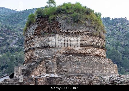 Amluk-Dara Stupa liegt im Swat-Tal von Pakistan. Es ist ein Teil der Gandhara-Zivilisation in Amluk-Dara. Es wird angenommen, dass die Stupa gebaut wurde Stockfoto