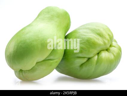 Chayote Früchte isoliert auf weißem Hintergrund. Stockfoto