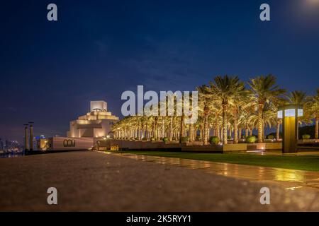 Museum für islamische Kunst und Skyline des modernen Doha Stockfoto