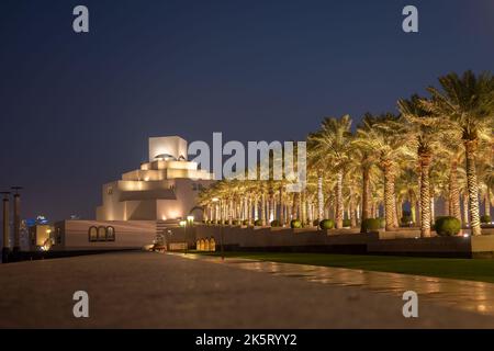 Museum für islamische Kunst und Skyline des modernen Doha Stockfoto