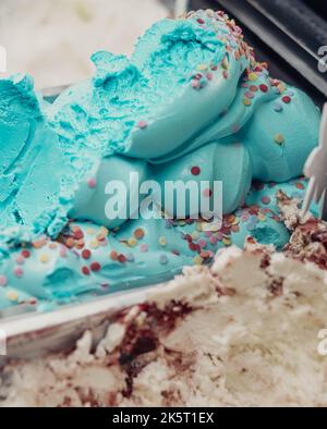 Auswahl an handwerklich hergestelltem Eis Stockfoto