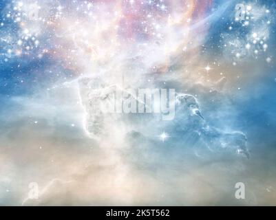 Abstrakt engelhaft mystisch mystisch magisch religiös spirituell blau und grau Hintergrund mit Sternen und bewölktem Himmel Stockfoto