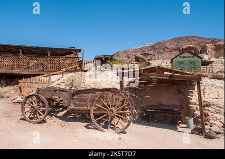 Calico ist eine Geisterstadt in der Nähe von Barstow im San Bernardino County, CA, USA, die 1881 als Silberbergbaustadt gegründet wurde. Stockfoto