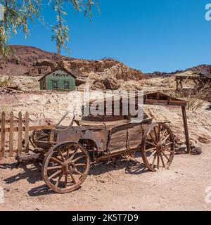 Calico ist eine Geisterstadt in der Nähe von Barstow im San Bernardino County, CA, USA, die 1881 als Silberbergbaustadt gegründet wurde. Stockfoto