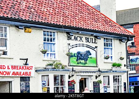 Thirsk (Yorkshire, GB): Black Bull Pub am Market Place Stockfoto