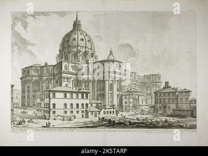 Giovanni Battista Piranesi - Radierung auf schwerem elfenbeinfarbenem Papier - Blick auf die Außenseite des Petersdoms im Vatikan Stockfoto