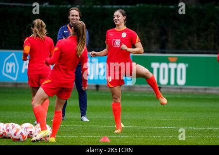 ZEIST, NIEDERLANDE - 10. OKTOBER: Aniek Nouwen aus den Niederlanden während einer Trainingsveranstaltung der niederländischen Fußballmannschaft auf dem KNVB Campus am 10. Oktober 2022 in Zeist, Niederlande (Foto: Jeroen Meuwsen/Orange Picles) Stockfoto