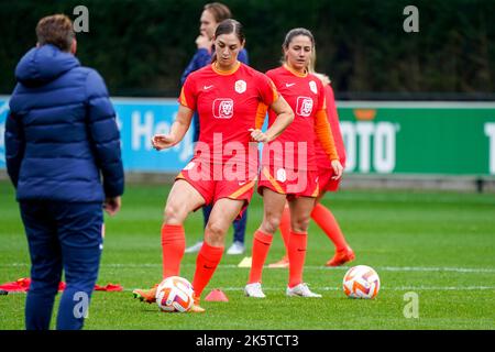 ZEIST, NIEDERLANDE - 10. OKTOBER: Aniek Nouwen aus den Niederlanden während einer Trainingsveranstaltung der niederländischen Fußballmannschaft auf dem KNVB Campus am 10. Oktober 2022 in Zeist, Niederlande (Foto: Jeroen Meuwsen/Orange Picles) Stockfoto