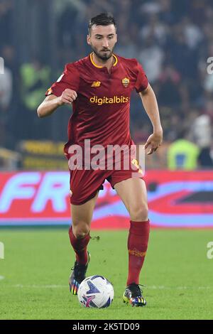 Rom, Italien. 09. Oktober 2022. Bryan Cristante von AS Roma während des Fußballs Serie A Match, Stadio Olimpico, AS Roma gegen Lecce, 09.. Oktober 2022 Photographer01 Credit: Independent Photo Agency/Alamy Live News Stockfoto