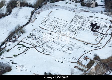 Vindolanda (Chesterholm) Römisches Fort im Schnee, Northumberland, 2018. Stockfoto