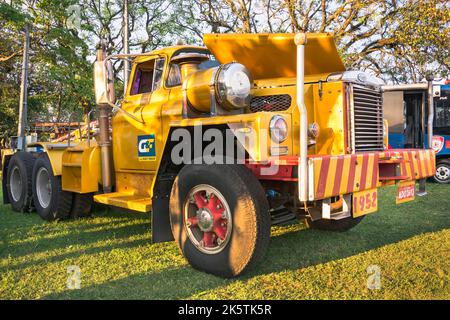 Vehicle Truck Mack 1952 auf der Oldtimer-Ausstellung. Stockfoto