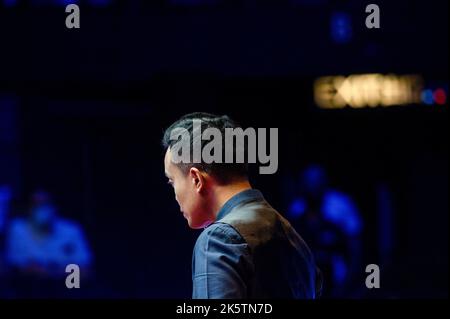 Hongkong, China. 09. Oktober 2022. Marco Fu beim letzten Spiel des Snooker-Turniers der Hong Kong Masters gegen Ronnie O'Sullivan im Hong Kong Coliseum. Endergebnis; Ronnie O'Sullivan 6:4 Marco Fu. Kredit: SOPA Images Limited/Alamy Live Nachrichten Stockfoto