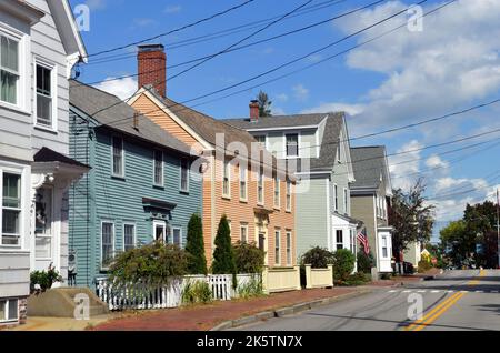 Portsmouth, New Hampshire, USA. Wohngebäude in der Nähe der Innenstadt von Portsmouth, nicht weit vom alten Hafen der Stadt entfernt. Stockfoto