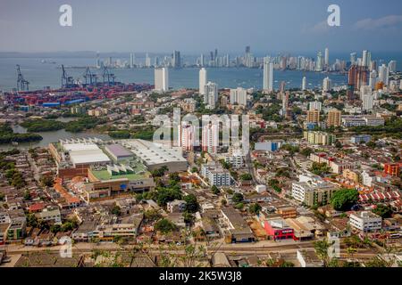 Kolumbien, die alte Stadt Cartagena, ist innerhalb von Mauern und durch den UNESCO-Weltkulturerbe geschützt. "Panoramablick vom Kloster auf den Pie de la P Stockfoto