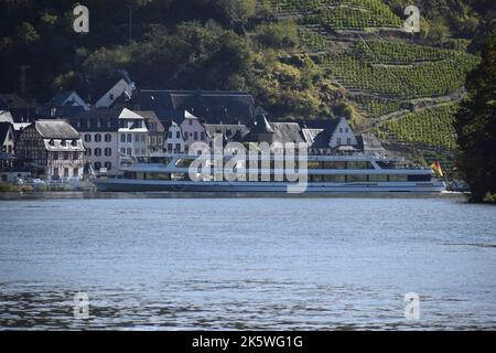 Passagierschiff auf der Mosel Stockfoto