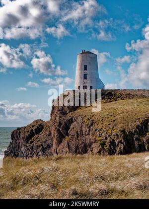 TWR Mawr Leuchtturm auf Llanddwyn Island, Anglesey, Nordwales. Vereinigtes Königreich Stockfoto