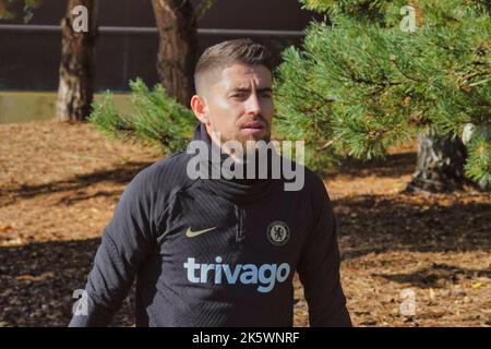 Cobham, Surrey, Großbritannien. 10. Oktober 2022. Die Spieler des Chelsea Football Clubs trainieren morgen in Italien auf der Trainingsbasis clubsÕ Cobham für ihr Champions-League-Spiel gegen den AC Mailand hier: JorginhoQuelle: Motofoto/Alamy Live News Stockfoto