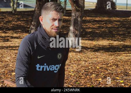 Cobham, Surrey, Großbritannien. 10. Oktober 2022. Die Spieler des Chelsea Football Clubs trainieren morgen in Italien auf der Trainingsbasis clubsÕ Cobham für ihr Champions-League-Spiel gegen den AC Mailand hier: JorginhoQuelle: Motofoto/Alamy Live News Stockfoto