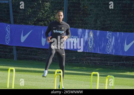 Cobham, Surrey, Großbritannien. 10. Oktober 2022. Chelsea Football Club-Spieler trainieren auf der Basis von clubsÕ Cobham für ihr Champions-League-Spiel gegen den AC Mailand morgen in Italien hier : Pierre-Emerick Aubameyang Kredit: Motofoto/Alamy Live News Stockfoto