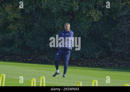 Cobham, Surrey, Großbritannien. 10. Oktober 2022. Chelsea Football Club-Spieler trainieren auf der Basis von clubsÕ Cobham für ihr Champions-League-Spiel gegen den AC Mailand morgen in Italien hier: Manager - Graham Potter Credit: Motofoto/Alamy Live News Stockfoto