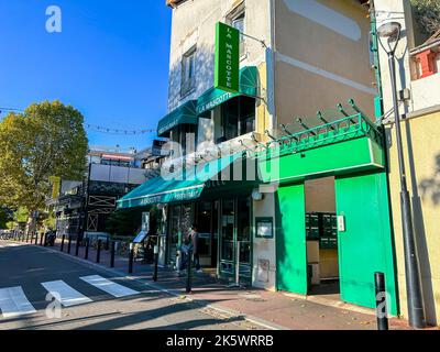 Joinville-le-Pont, Frankreich, französisches Brasserie-Restaurant, Store Front, 'La Mascotte' an Straßengebäuden in Pariser Vororten Stockfoto