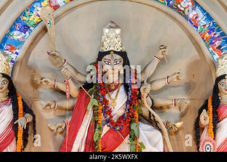 Mayur Vihar , Phase-I , Neu-Delhi , Indien,Dt-02 Oct 2022.A VEW of Durga Idiol within Puja Pandal Stockfoto
