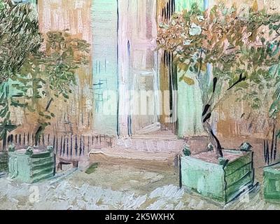 Beschnittene impressionistische Kunstwerke einer Tür mit Topfbäumen Stockfoto