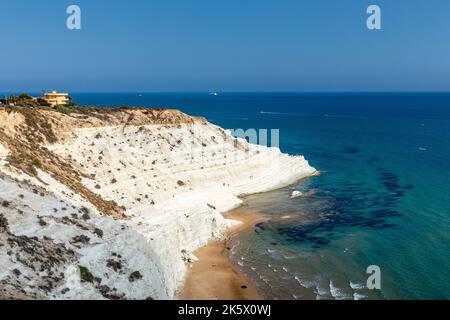 Sizilien, Italien - 11. Juli 2020: Scala dei turchi in Sizilien, Italien Stockfoto