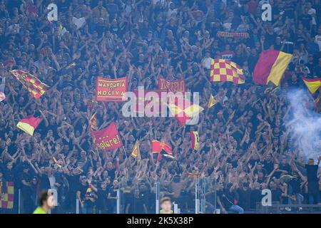 Rom, Italien. 09. Oktober 2022. Unterstützer von Lecce während der Serie Ein Spiel zwischen Roma und Lecce im Stadio Olimpico, Rom, Italien am 9. Oktober 2022. Kredit: Giuseppe Maffia/Alamy Live Nachrichten Stockfoto