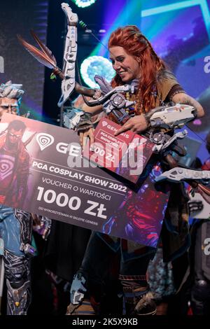 Polen, Poznan - 09. Oktober 2022: Poznan Game Arena, Videospiel-Charaktere, Cosplay. Aloy von Horizon Zero Dawn. Stockfoto