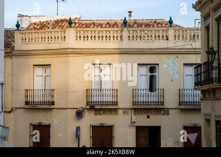 Ronda, Spanien - Oktober 11: Architektonische Details der Bergstadt Ronda, die sich über der tiefen Schlucht „El Tajo“ in Andalusien, Spanien, befindet, Oktober 1 Stockfoto