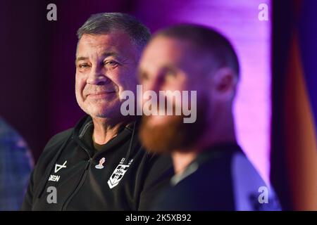 Manchester, England - 10.. Oktober 2022 - England Cheftrainer Shaun Wane nimmt an einem Q&A-Gespräch beim Start des Rugby League World Cup RLWC 2021 im Science Museum, Manchester, Großbritannien, Teil Stockfoto