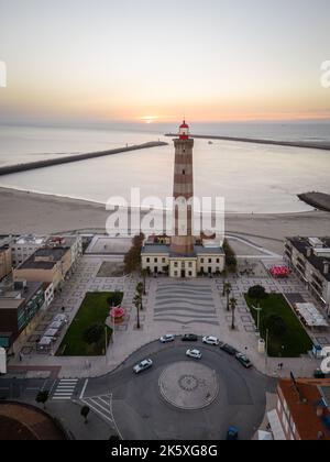 Luftaufnahmen des Leuchtturms. Barra Strand in Aveiro, Portugal. Aveiro Lighthouse. Das höchste in Portugal und eines der höchsten der Welt Stockfoto