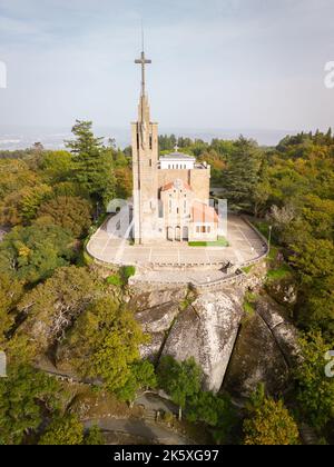 Penha Sanctuary von oben gesehen. Luftaufnahmen von Penha Sanctuary in Guimarães, Portugal Stockfoto