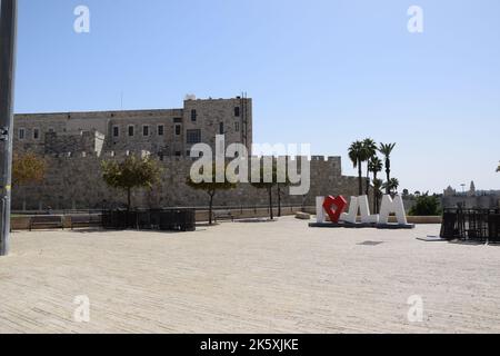 I Love Jerusalem Sign - Leere Straßen Jerusalems während Rosh Hashanah 2022 Stockfoto