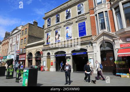 Whitechapel TFL Station für die U-Bahn und die Elizabeth Line auf der Mile End Road, im Osten Londons, Großbritannien Stockfoto