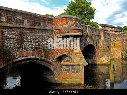 Mittelalterliche Bishop's Bridge, Norwich, Norfolk, England, Großbritannien Stockfoto