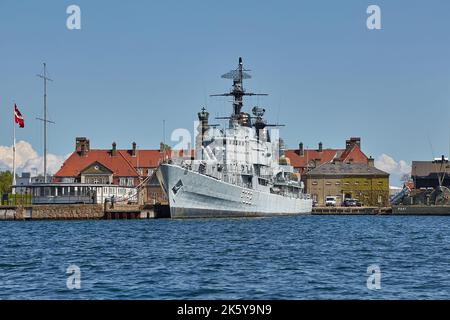 Kopenhagen dockt mit Kriegsschiffen HDMS Peder Skram an Stockfoto