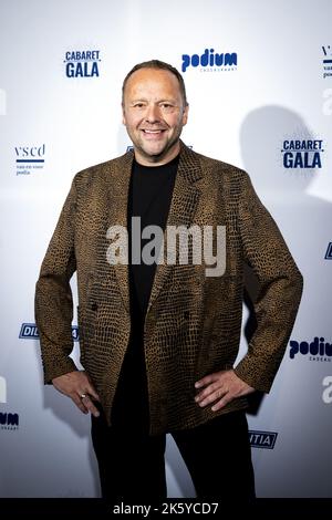 Den Haag - Niederlande, 2022-10-10 19:34:11 DEN HAAG - Richard Groenendijk während der Präsentation der Cabaret Gala. Die VSCD-Cabaret-Preise 2022 werden im Theater Diligentia verliehen. ANP RAMON VAN FLYMEN niederlande Out - belgien Out Stockfoto