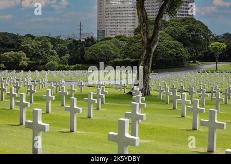 Manila American Cemetery and Memorial, auf dem Mitglieder der amerikanischen und philippinischen Streitkräfte, die WW2 auf den Philippinen getötet wurden, verfielen Stockfoto