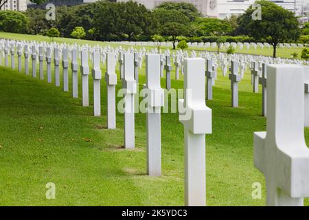 Manila American Cemetery and Memorial, auf dem Mitglieder der amerikanischen und philippinischen Streitkräfte, die WW2 auf den Philippinen getötet wurden, verfielen Stockfoto