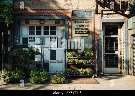Elektroinstallationen in Boerum Hill, Brooklyn, New York Stockfoto