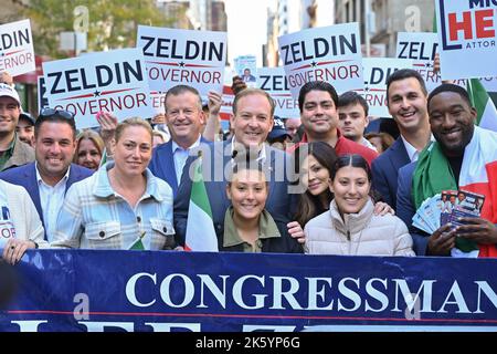 Lee Zeldin marschiert in den Märschen bei der jährlichen Columbus Day Parade 78. am 10. Oktober 2022 in New York. Stockfoto