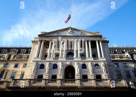 Foto vom 29/09/22 der Bank of England im Zentrum von London, da die Bank sagte, dass sie ihren Plan für den Anleihekauf in Notfällen weiter verstärken wird, da sie warnte, dass ein andauernder Rausschatz am Goldmarkt ein „materielles Risiko für die britische Finanzstabilität darstellt. Ausgabedatum: Dienstag, 11. Oktober 2022. Stockfoto