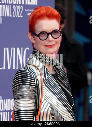 09. Okt 2022 - London, England, UK - Sandy Powell nimmt 66. an der Headline Gala des BFI London Film Festival Teil - Living UK Premiere Stockfoto