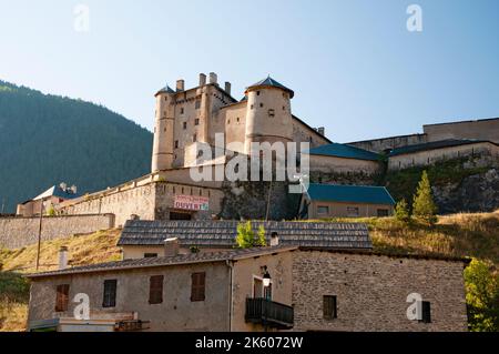 Fort Queyras bei Vauban, Chateau-Ville-Vieille, Queyras Natural Regional Park, Haute-Alpes (05), Region Provence-Alpes-Cote d'Azur, Frankreich Stockfoto