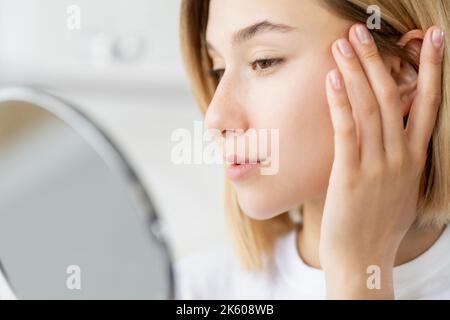 Facelift Behandlung gesunde Schönheit Frau sauberes Gesicht Stockfoto