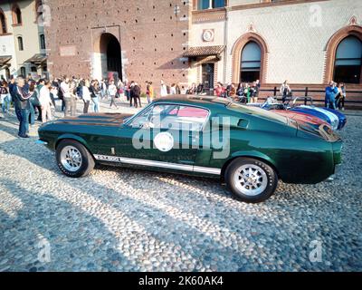 Mailand, Italien. Oktober 2021. TROFEO MILANO, ein Wettbewerb für Oldtimer und Motorräder, der vom C.M.A.E., Club Milanese Automotoveicoli d'Epoca, organisiert wird. Stockfoto