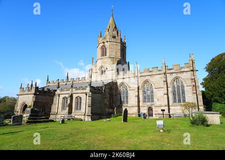 St. Bartholomew's Church im Dorf Tong in Shropshire, Großbritannien Stockfoto